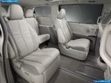 toyota_2011-sienna_1600x1200_079.jpg