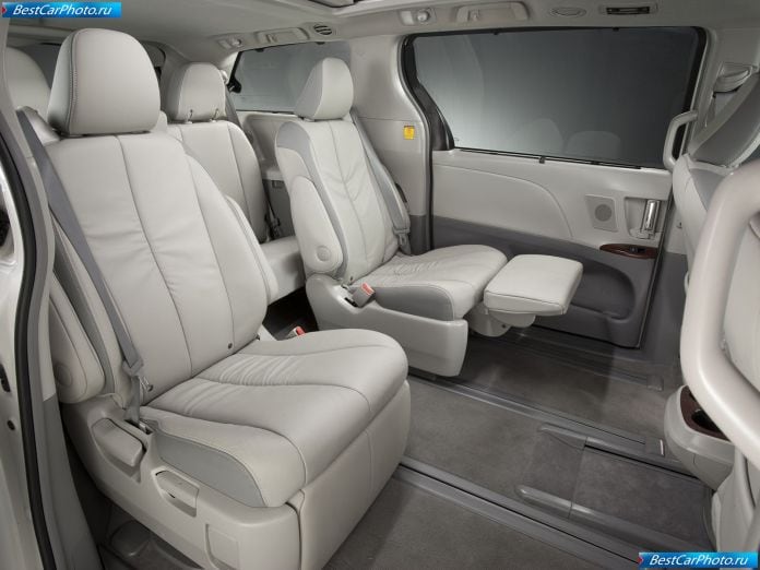 2011 Toyota Sienna - фотография 81 из 117