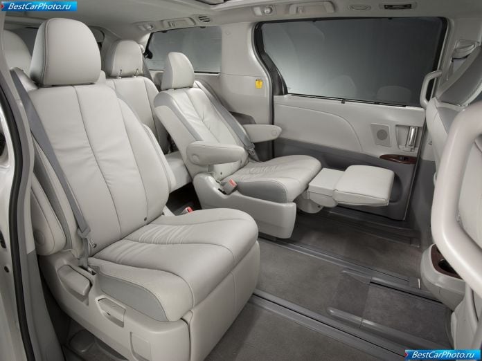 2011 Toyota Sienna - фотография 83 из 117