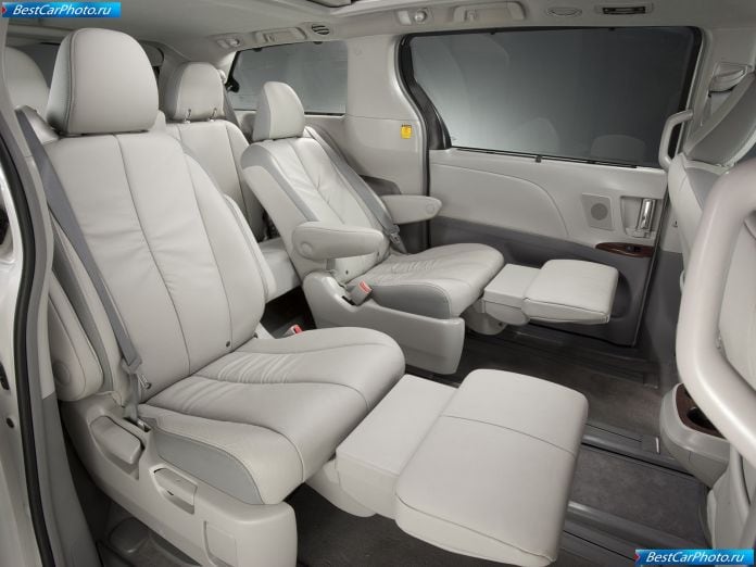 2011 Toyota Sienna - фотография 84 из 117
