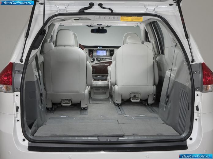 2011 Toyota Sienna - фотография 89 из 117