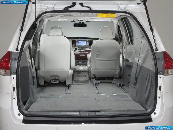 2011 Toyota Sienna - фотография 90 из 117