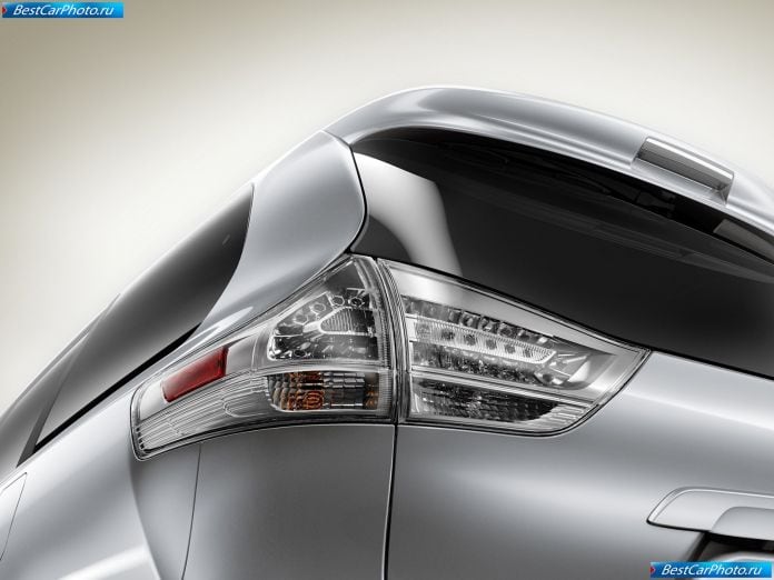 2011 Toyota Sienna - фотография 103 из 117