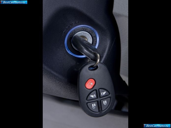 2011 Toyota Sienna - фотография 117 из 117