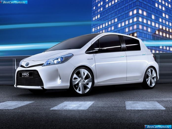 2011 Toyota Yaris Hsd Concept - фотография 1 из 18