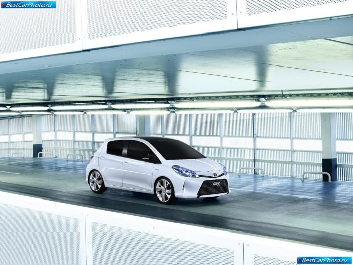 2011 Toyota Yaris Hsd Concept - фотография 6 из 18