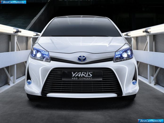 2011 Toyota Yaris Hsd Concept - фотография 13 из 18