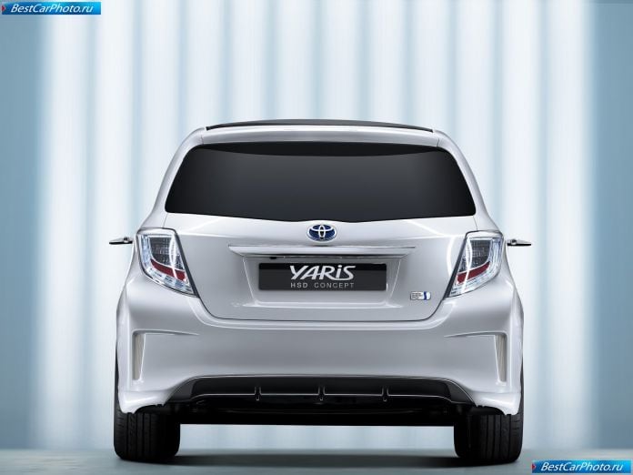 2011 Toyota Yaris Hsd Concept - фотография 16 из 18