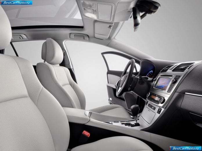 2012 Toyota Avensis - фотография 7 из 7