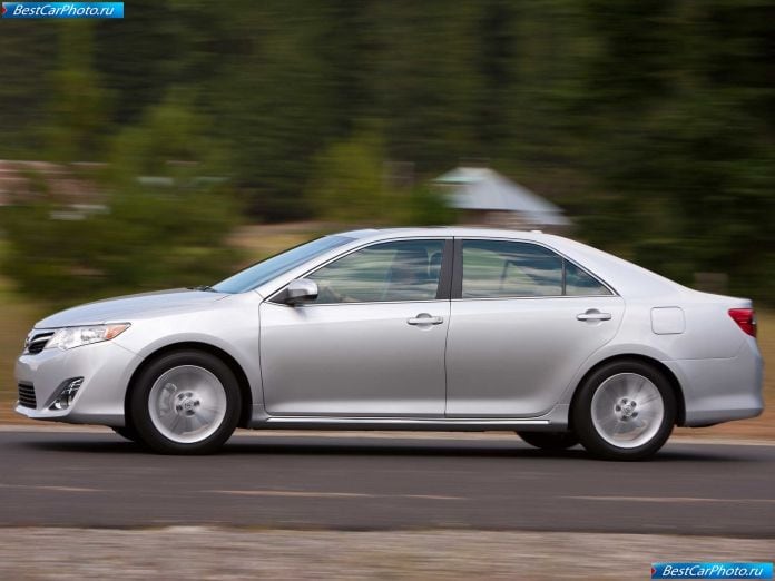 2012 Toyota Camry - фотография 8 из 29