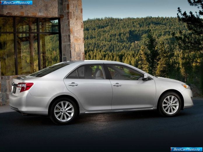 2012 Toyota Camry - фотография 10 из 29