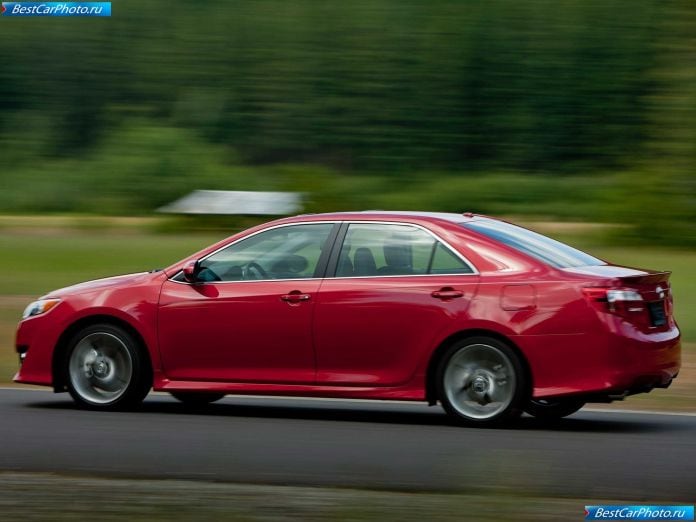 2012 Toyota Camry - фотография 11 из 29