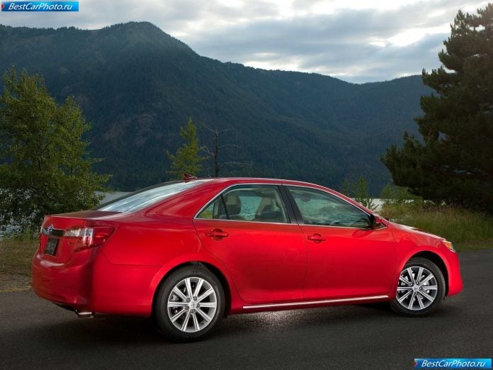 2012 Toyota Camry - фотография 13 из 29