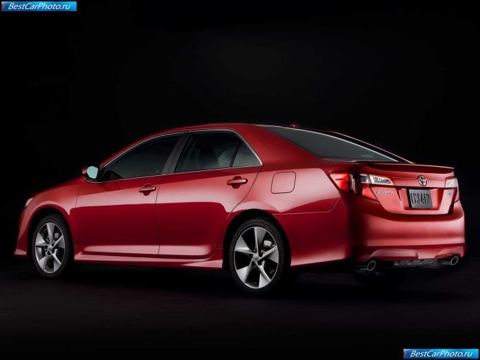2012 Toyota Camry - фотография 18 из 29
