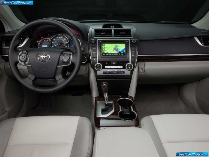 2012 Toyota Camry - фотография 19 из 29