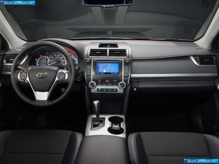 2012 Toyota Camry - фотография 20 из 29