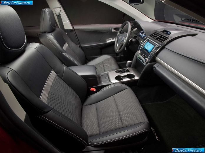 2012 Toyota Camry - фотография 21 из 29