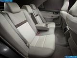 toyota_2012-camry_1600x1200_023.jpg