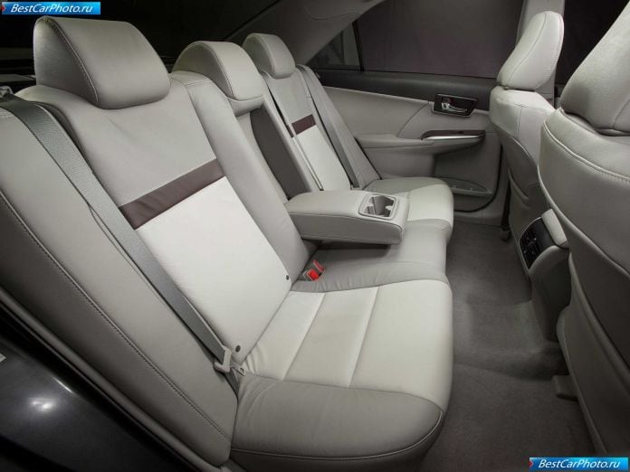 2012 Toyota Camry - фотография 23 из 29