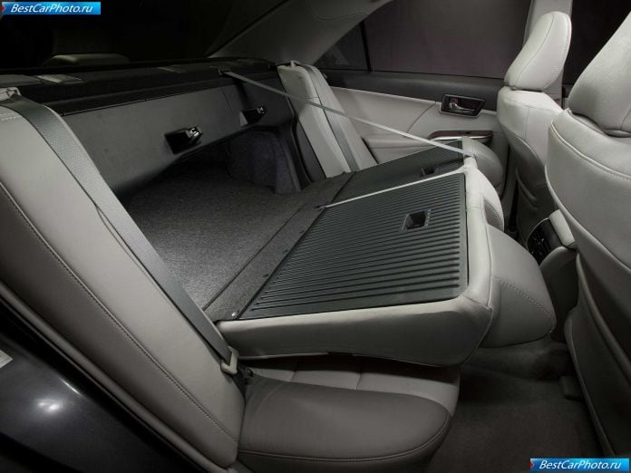 2012 Toyota Camry - фотография 24 из 29