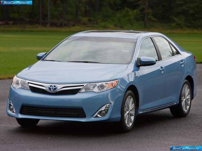 2012 Toyota Camry Hybrid - фотография 1 из 30