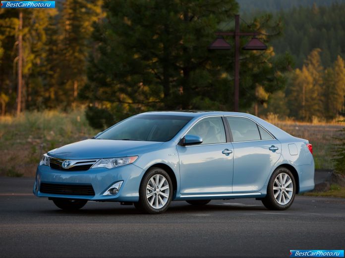 2012 Toyota Camry Hybrid - фотография 6 из 30