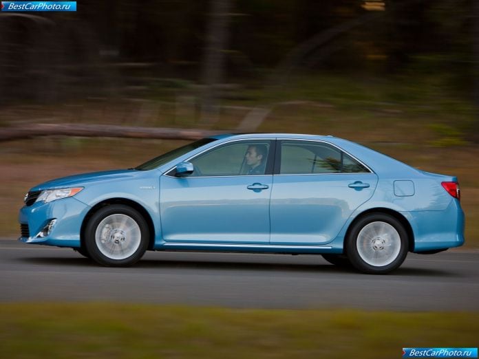2012 Toyota Camry Hybrid - фотография 15 из 30