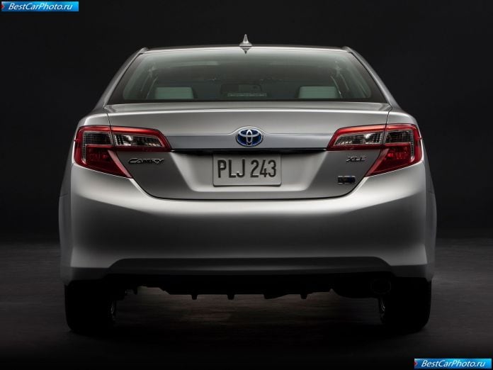 2012 Toyota Camry Hybrid - фотография 22 из 30