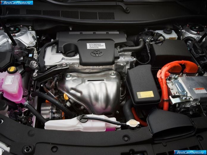 2012 Toyota Camry Hybrid - фотография 28 из 30
