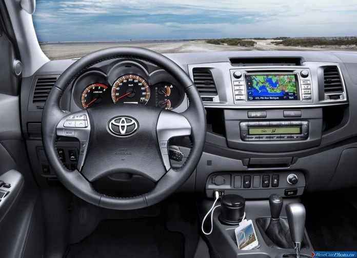 2012 Toyota Hilux - фотография 6 из 36