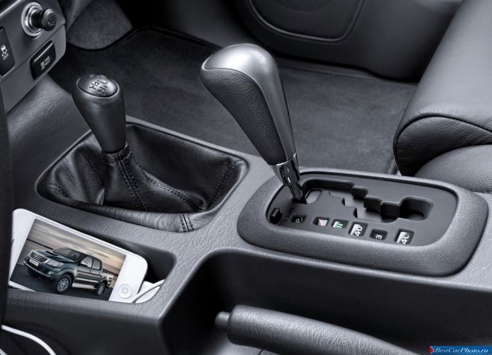 2012 Toyota Hilux - фотография 27 из 36