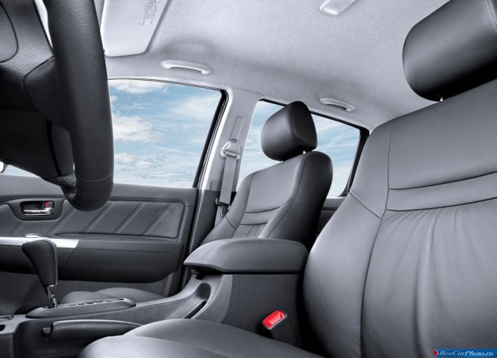 2012 Toyota Hilux - фотография 28 из 36