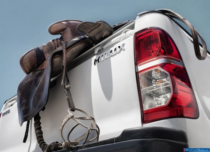 2012 Toyota Hilux - фотография 32 из 36
