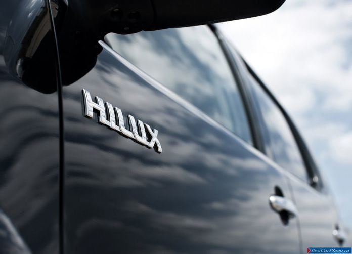2012 Toyota Hilux - фотография 33 из 36