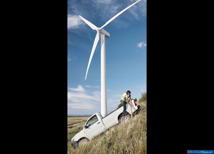 2012 Toyota Hilux - фотография 35 из 36