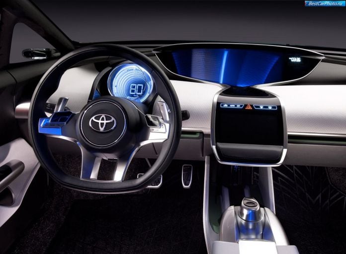 2012 Toyota NS4 Advanced Plug-in Hybrid Concept - фотография 3 из 25