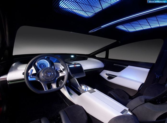 2012 Toyota NS4 Advanced Plug-in Hybrid Concept - фотография 18 из 25