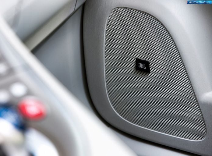 2012 Toyota Prius - фотография 12 из 14