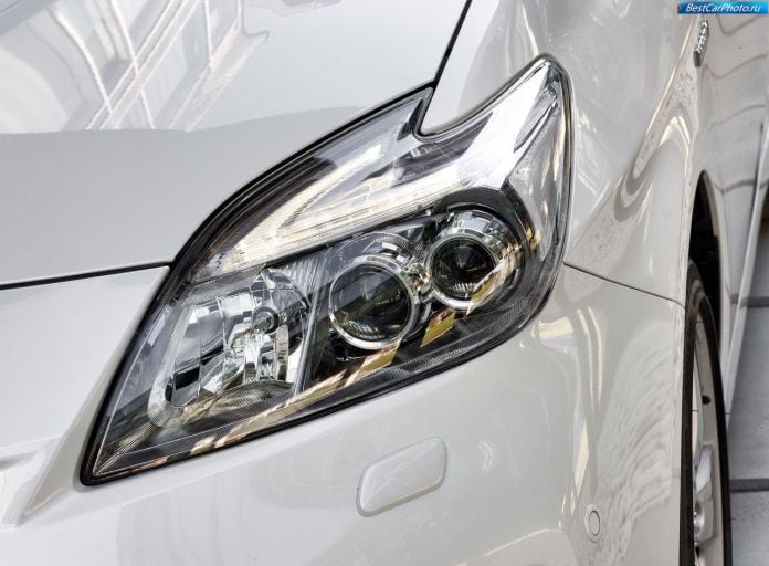 2012 Toyota Prius - фотография 14 из 14