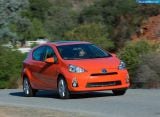 toyota_2012-prius_c_1024x768_010.jpg