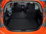 toyota_2012-prius_c_1024x768_036.jpg