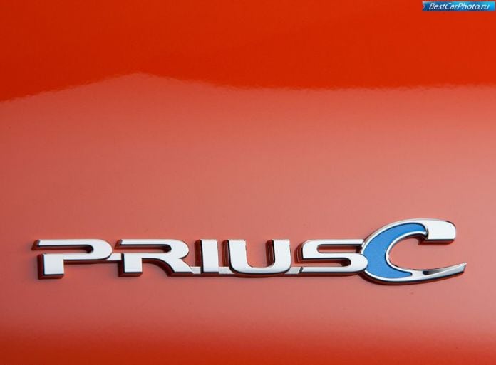 2012 Toyota Prius C - фотография 37 из 38
