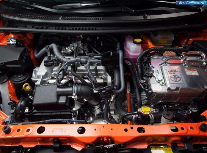 2012 Toyota Prius C - фотография 38 из 38