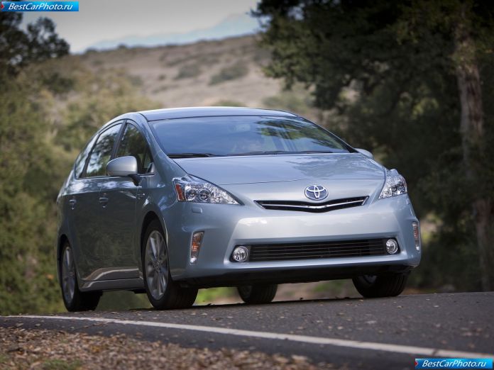 2012 Toyota Prius V - фотография 1 из 77