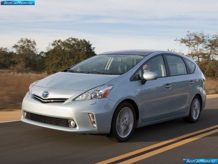 2012 Toyota Prius V - фотография 8 из 77