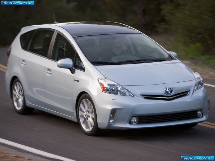 2012 Toyota Prius V - фотография 9 из 77