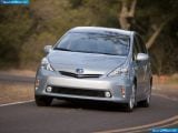 toyota_2012-prius_v_1600x1200_010.jpg