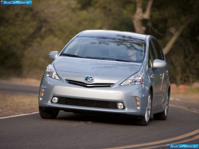 2012 Toyota Prius V - фотография 10 из 77