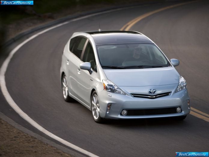 2012 Toyota Prius V - фотография 11 из 77