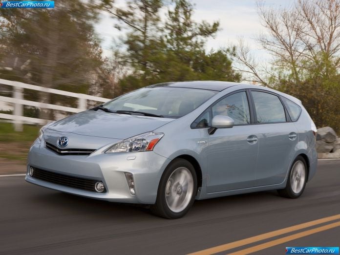 2012 Toyota Prius V - фотография 16 из 77